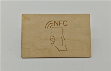 木质卡，让卡片多了一种全新的选择，环保又有质感。