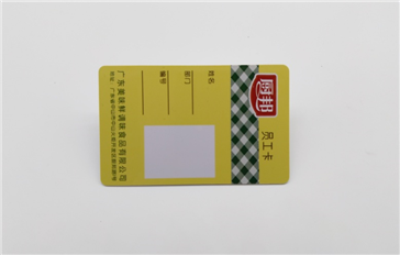 每张卡能印不同卡号、姓名、照片吗？个性化定制可行吗？